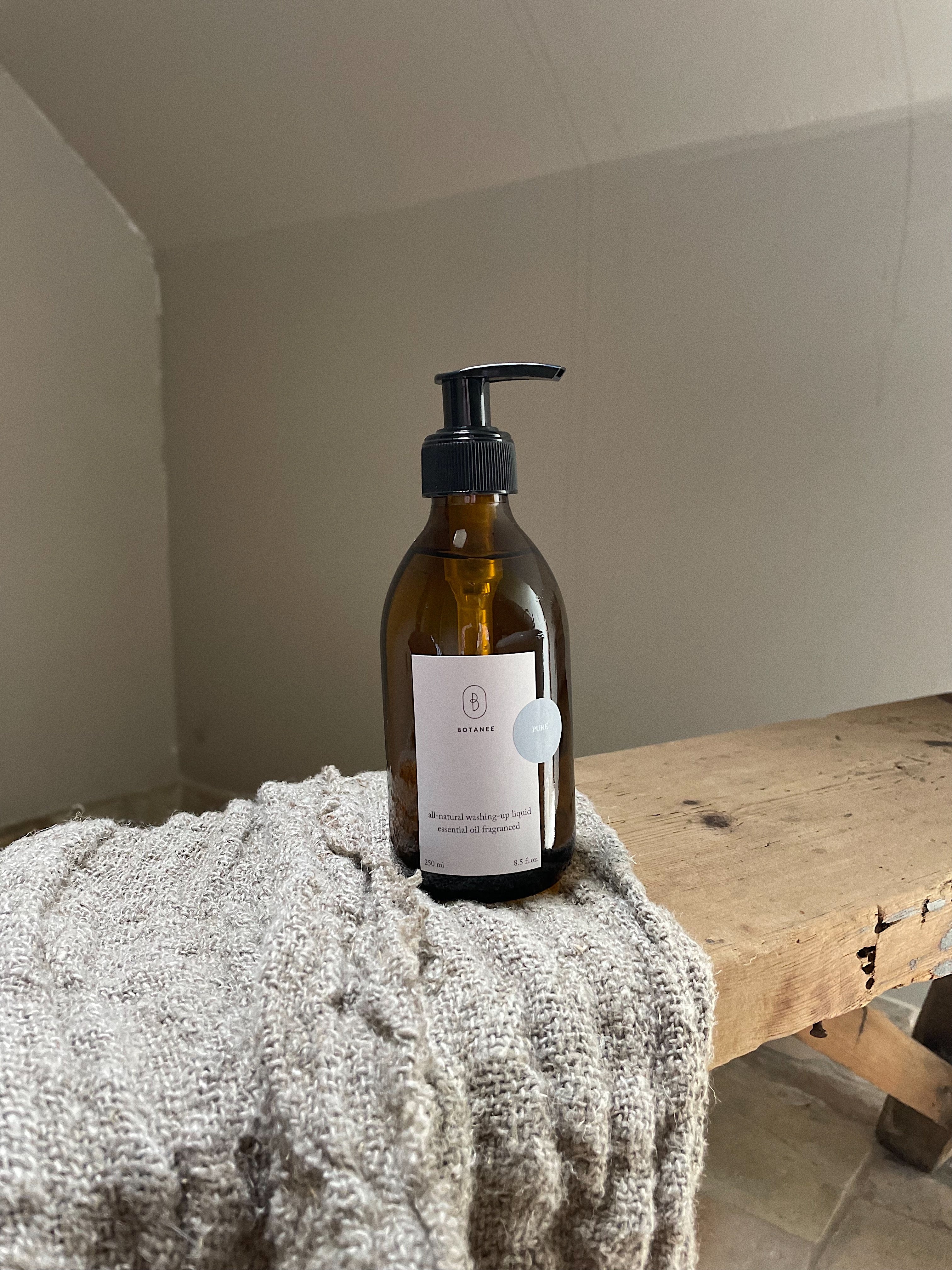 250ml | all-natural washing-up liquid | pure